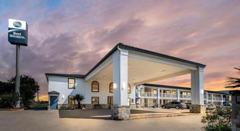 Best Western George West Executive Inn Exterior photo